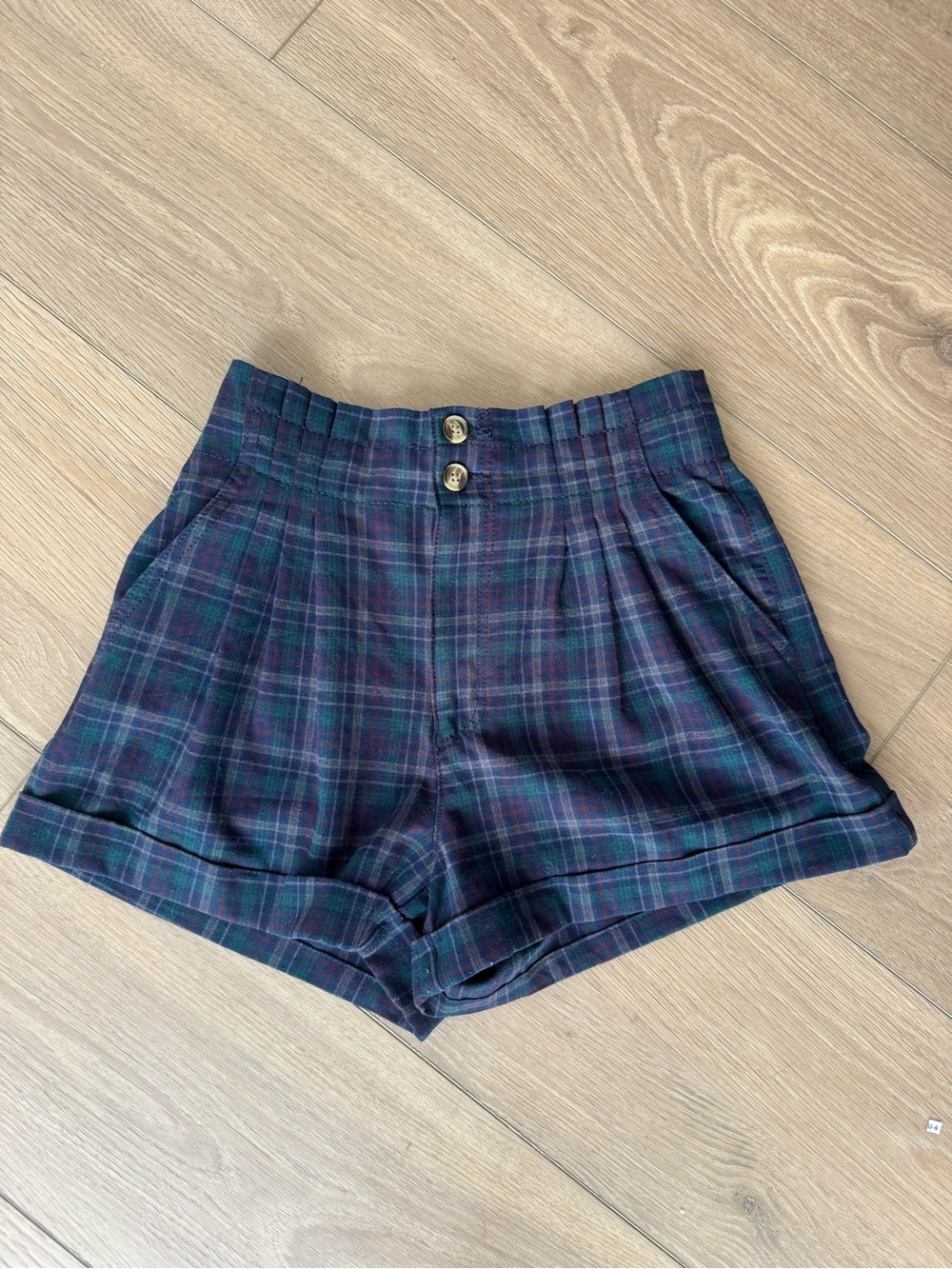 American Eagle Green and Navy Plaid High Waisted Shorts Size 6
